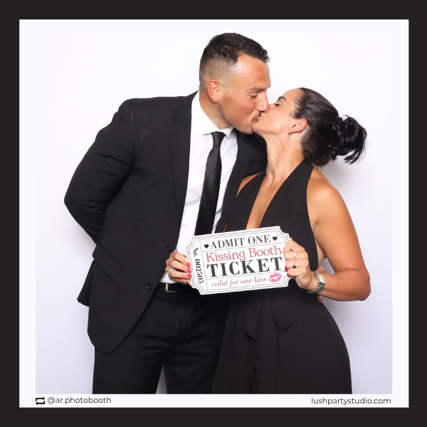 KISSING BOOTH | GOLDEN TICKET